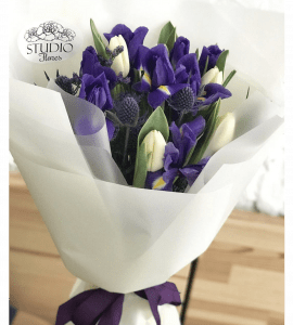 Букет тюльпанів з ірисами 'Дихання весни'