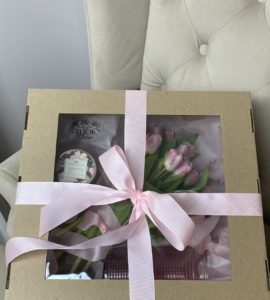 Подарочный набор с тюльпанами