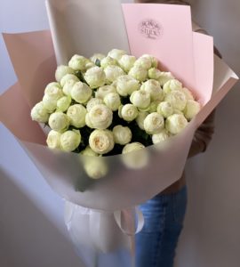 Букет одиннадцать пионовидных белых роз