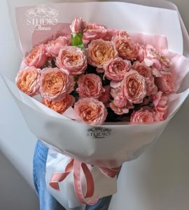 Букет девять пионовидных роз Джульетта