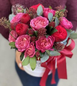 Flowers in a box Temptation – Flower shop STUDIO Flores