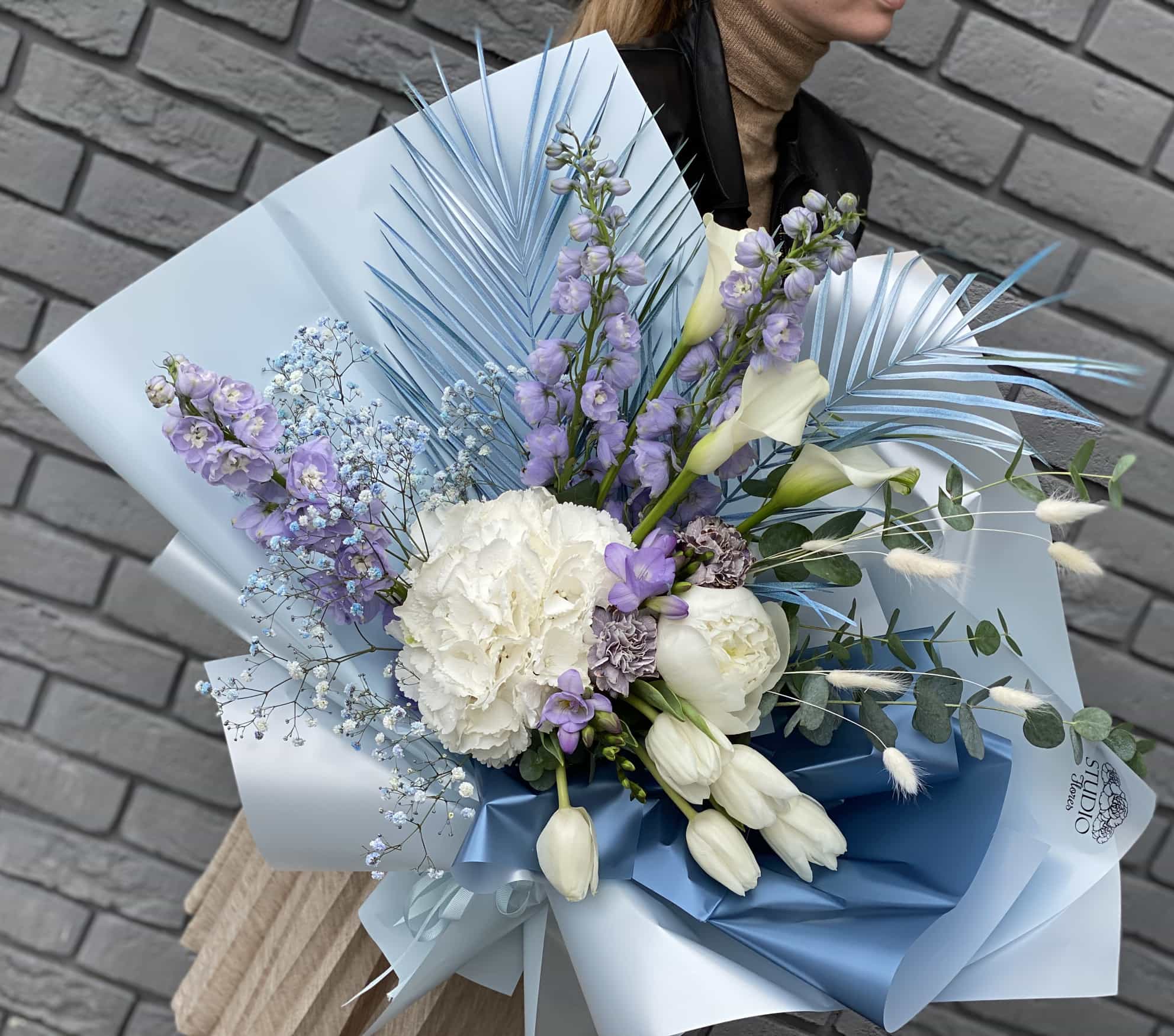 Blue cloud - buy with delivery in Kiev - best prices for VIP bouquets of  flowers in the online flower delivery store STUDIO Flores