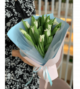 Букет п'ятнадцять білих тюльпанів – Інтернет-магазин квітів STUDIO Flores