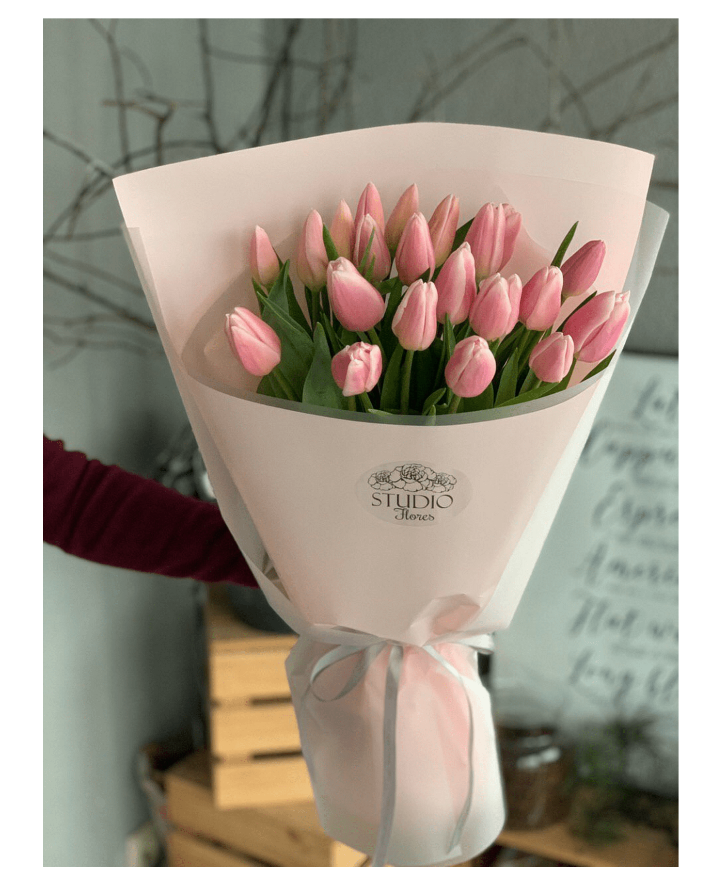 Сборные букеты с тюльпанами купить в Москве с доставкой по недорогой цене — Magic Flower