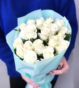 Букет девятнадцать белых роз – Интернет-магазин цветов STUDIO Flores