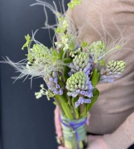 Букет  с гиацинтами – Интернет-магазин цветов STUDIO Flores