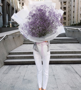 Букет Хмара в руках – Інтернет-магазин квітів STUDIO Flores