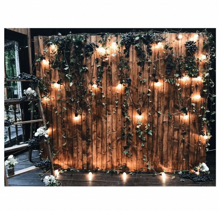 Фотозона з квітів на свята