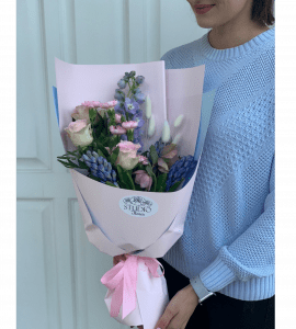 Букет цветов с розами 'Ванильные облака' – Интернет-магазин цветов STUDIO Flores
