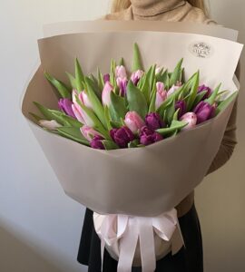 Доставка букета тридцять п'ять тюльпанів – Інтернет-магазин квітів STUDIO Flores