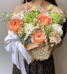 Корзина цветов 'Для дочки' – Интернет-магазин цветов STUDIO Flores
