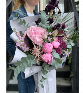 Букет з гортензією та півонією 'Королівський шарм' – Інтернет-магазин квітів STUDIO Flores