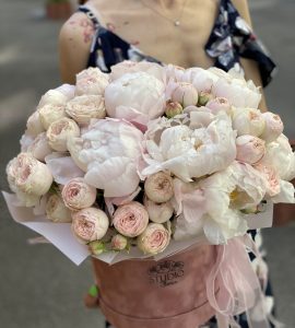 Букет піонів 'Ельза' – Інтернет-магазин квітів STUDIO Flores
