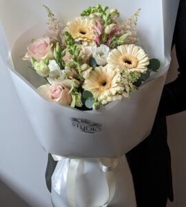 Букет цветов с герберами – Интернет-магазин цветов STUDIO Flores
