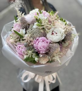 Bouquet of peonies 'Dream' – Flower shop STUDIO Flores