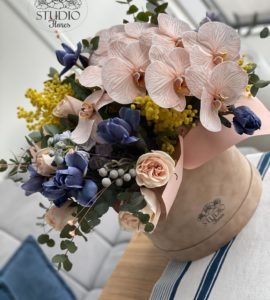 Цветы в коробке 'Сахара' – Интернет-магазин цветов STUDIO Flores
