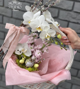 Flower basket 'Festive morning'