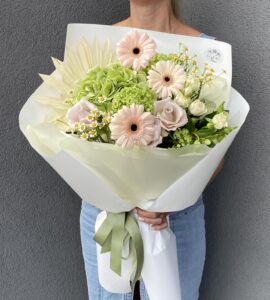 Букет цветов с гортензией и герберами 'Летняя свежесть' – Интернет-магазин цветов STUDIO Flores