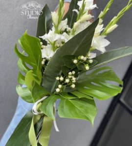 Букет с гладиолусами 'Парус' – Интернет-магазин цветов STUDIO Flores