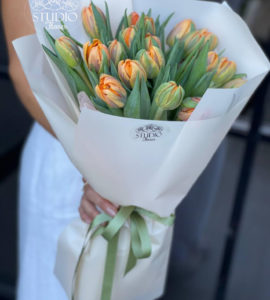 Букет "девятнадцать оранжевых тюльпанов" – Интернет-магазин цветов STUDIO Flores