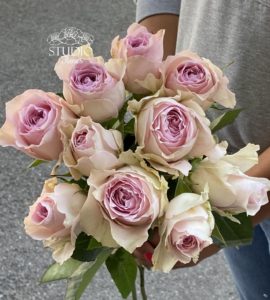 Десять розовых роз "Лованна"