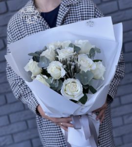 Букет белых роз 'Тара' – Интернет-магазин цветов STUDIO Flores