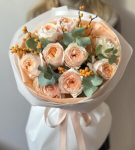 Букет роз 'Облепиховое варенье'