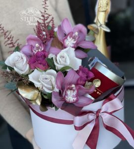 Подарок для женщины – Интернет-магазин цветов STUDIO Flores