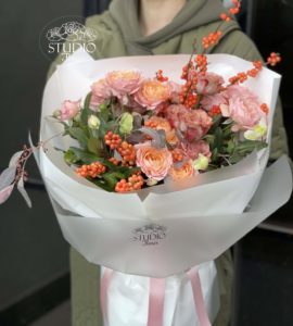 Букет цветов 'Персиковый микс' – Интернет-магазин цветов STUDIO Flores