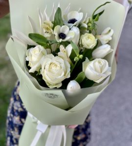 Bouquet with alstroemeria and anemones – Flower shop STUDIO Flores