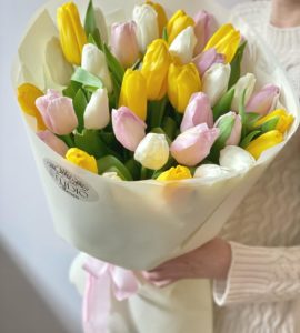 Микс тридцать пять тюльпанов – Интернет-магазин цветов STUDIO Flores
