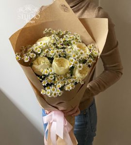 Bouquet of flowers 'Lemon soufflé' – Flower shop STUDIO Flores