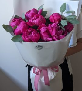 Bouquet of peonies nine pieces with eucalyptus – Flower shop STUDIO Flores