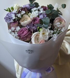 Букет цветов 'Моменты' – Интернет-магазин цветов STUDIO Flores