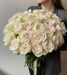 Букет тридцать одна белых роз – Интернет-магазин цветов STUDIO Flores