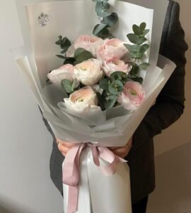 Bouquet of seven pink ranunculus
