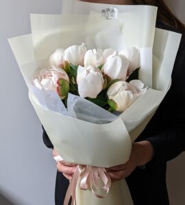Bouquet of seven native white peonies