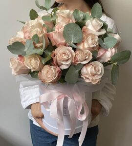 25 розовых роз в коробке – Интернет-магазин цветов STUDIO Flores