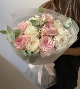 Bouquet of roses 'Love'