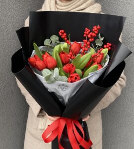Bouquet of eleven tulips with illex