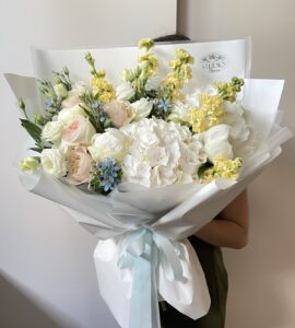 Букет з гортензією та трояндами 'Гармонія' – Інтернет-магазин квітів STUDIO Flores