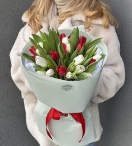 Bouquet of twenty-five tulips white and red mix