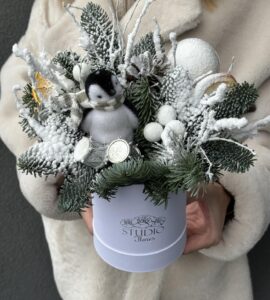 Bouquet with spruce 'Ice Age'