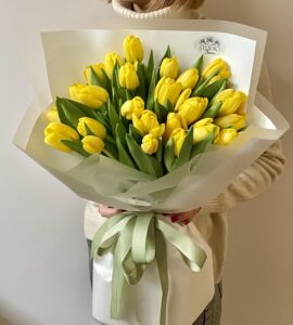 Букет двадцять п'ять жовтих тюльпанів – Інтернет-магазин квітів STUDIO Flores