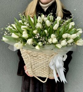 Basket of tulips size 'M'