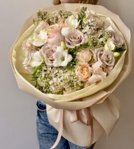 Vip bouquet with lilac and peony rose