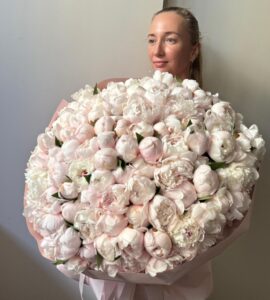 Bouquet of one hundred and one local peonies