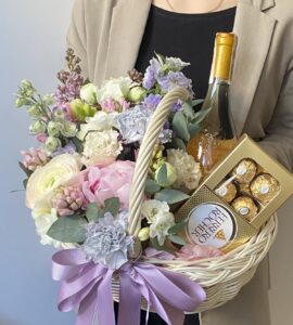 Flower basket 'Pleasant surprise'