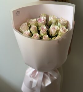 Bouquet of fifteen Pink Athena roses