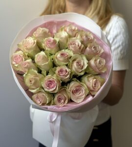 Bouquet of twenty-one Pink Athena roses